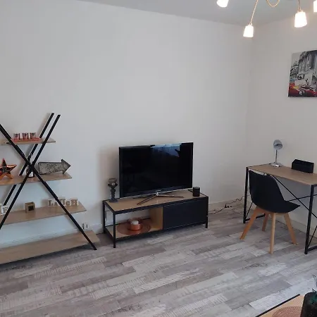 Equipe Proche Aeroport Et Gare Lägenhet Beauvais